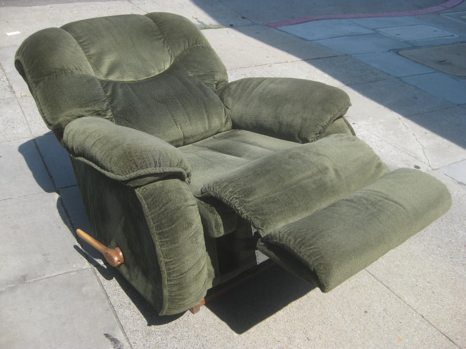 UHURU FURNITURE & COLLECTIBLES SOLD Green Corduroy Recliner 80