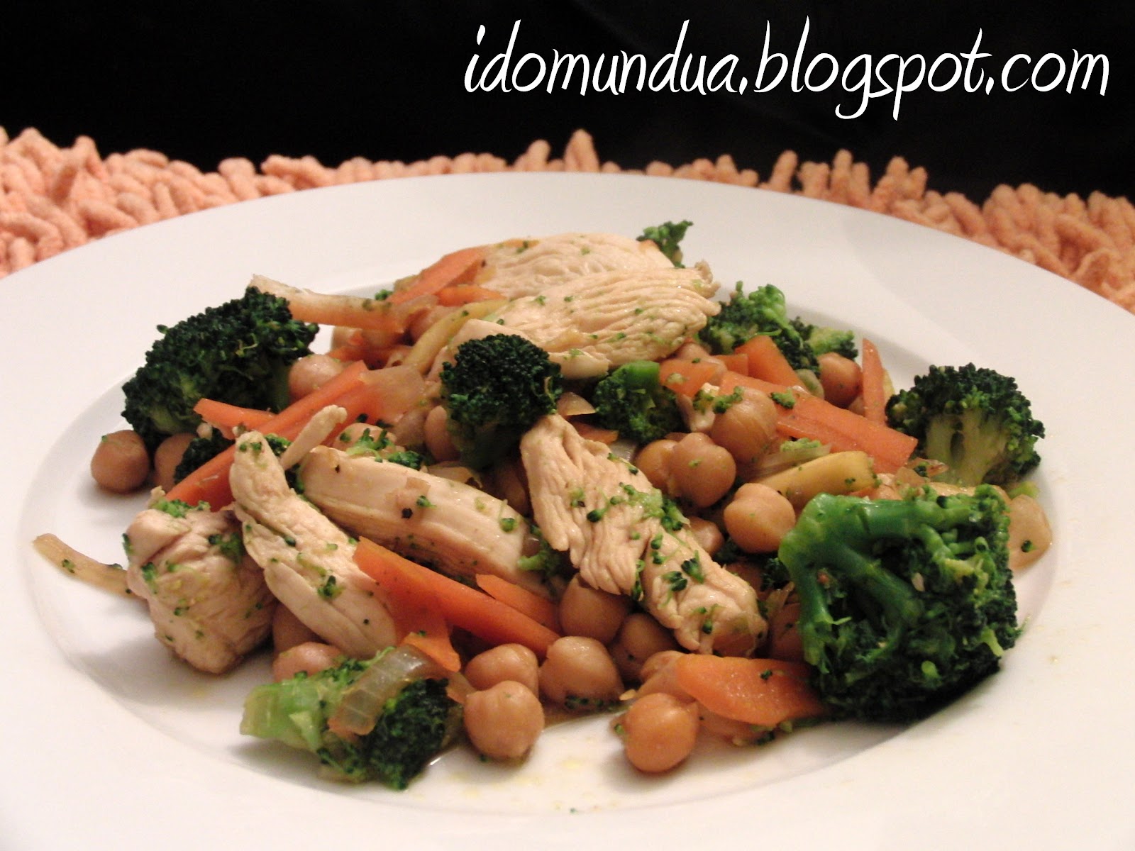 idomundua: GARBANZOS SALTEADOS CON VERDURAS Y POLLO (de Directo al Paladar)