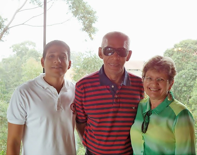 Gramado está no roteiro das 10 viagens imperdíveis para quem gosta de festival de cinema, mas sobretudo por ser conhecida como a cidade do chocolate aqui no Brasil. Fora nesse lugar perfeito que o casal querido Pereira e Fátima Cardoso e o filho do casal viveram momentos inesquecíveis dessa Páscoa. Gramado está no roteiro das 10 viagens imperdíveis para quem gosta de festival de cinema, mas sobretudo por ser conhecida como a cidade do chocolate aqui no Brasil. Fora nesse lugar perfeito que o casal querido Pereira e Fátima Cardoso e o filho do casal viveram momentos inesquecíveis dessa Páscoa.