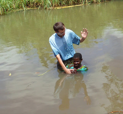 Botez în Kachere, 70 de suflete