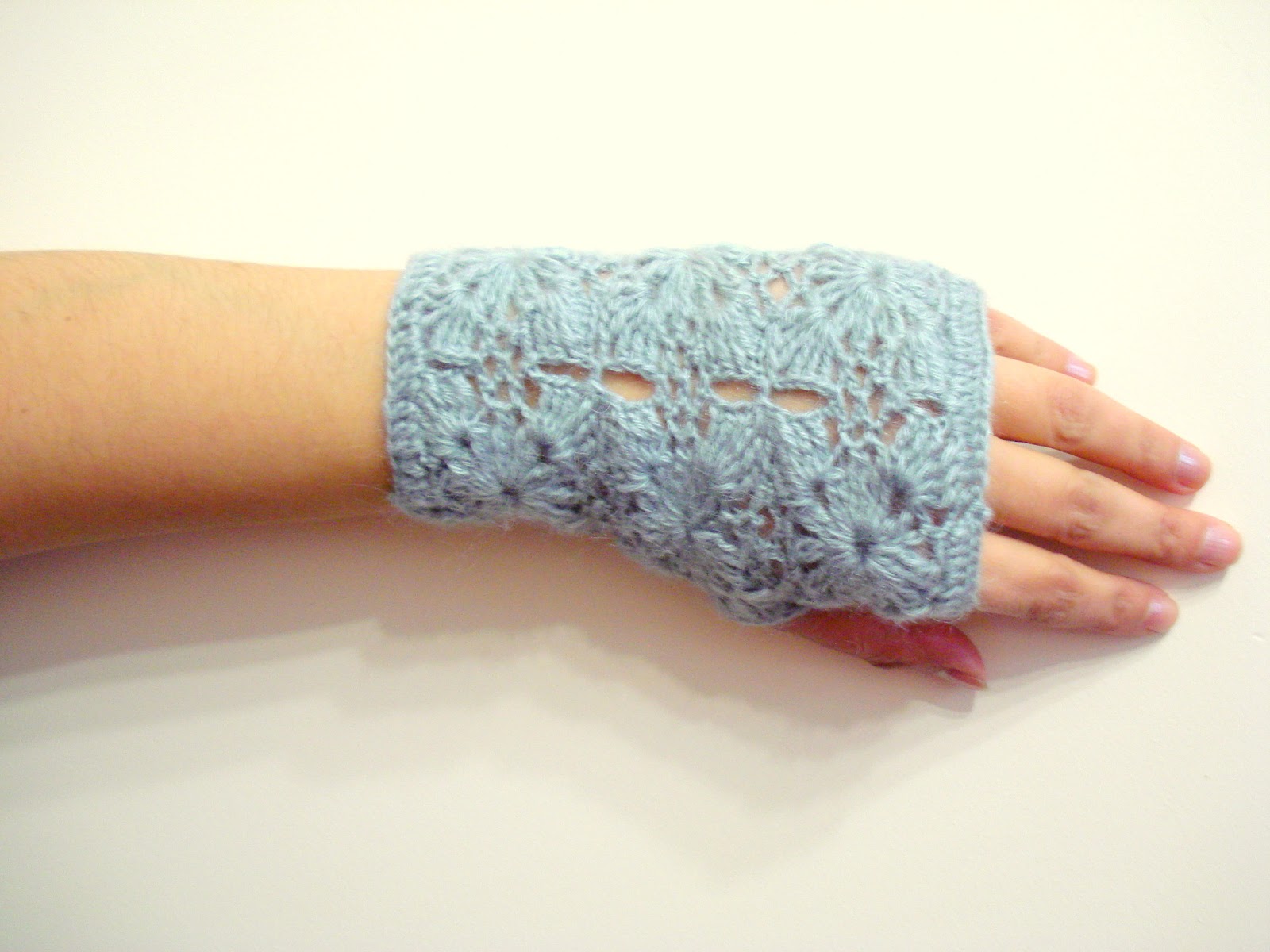 AllSoCute Amigurumis: Lace Crochet Fingerless Gloves - Crochet mittens ...