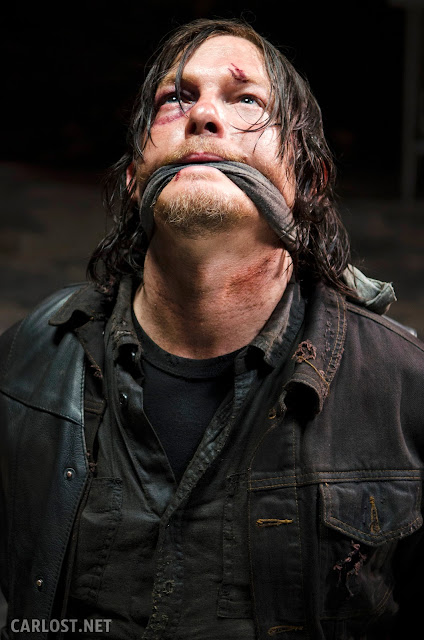 Daryl Dixon (Norman Reedus) amordazado en Terminus en The Walking Dead 5x01 Daryl Dixon (Norman Reedus) amordazado en Terminus en The Walking Dead 5x01