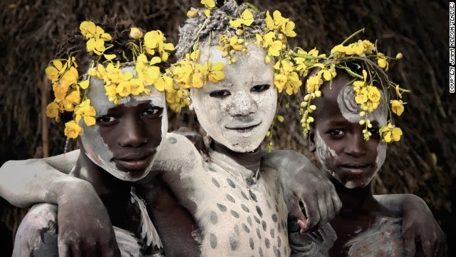 Body and Face Paint Uniquely Karo tribe in the State of Ethiopia - berfose