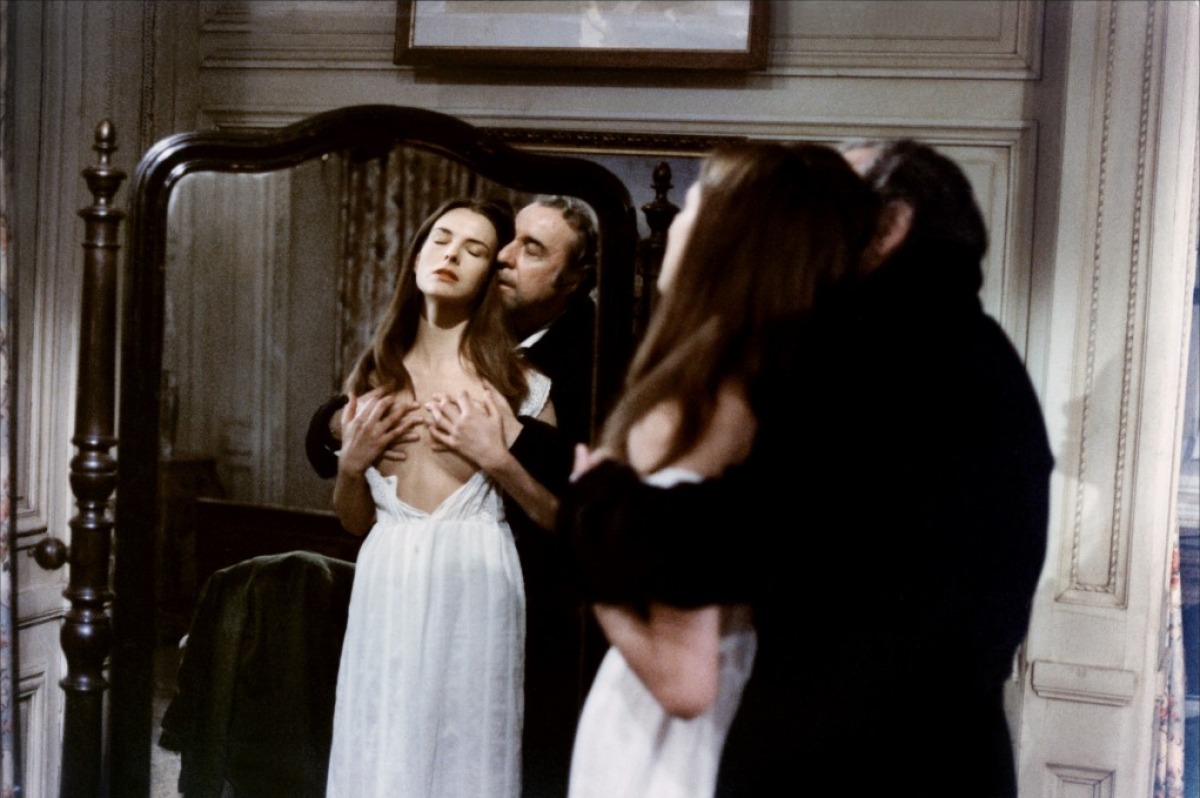 http://4.bp.blogspot.com/-eqB6czoLY2U/TkDxMt0a-nI/AAAAAAAACMg/syvKp6imsT0/s1600/cet-obscur-objet-du-desir-1977-07-g.jpg