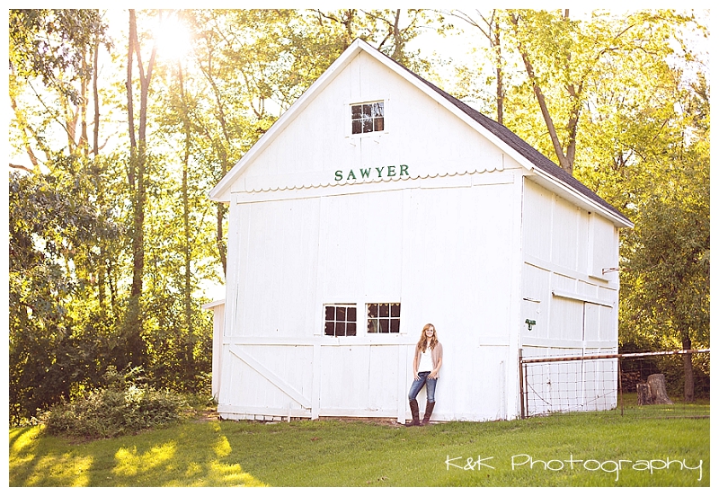 Senior Photography | Modern Senior Pictures | { Meet Katlyn }