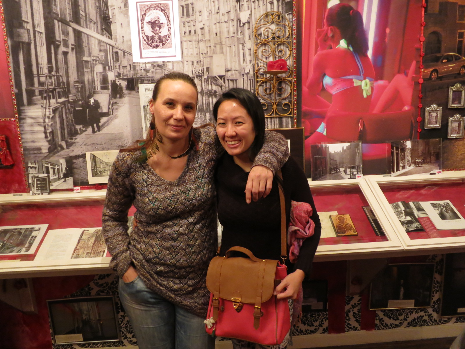 Shemale masturbates both