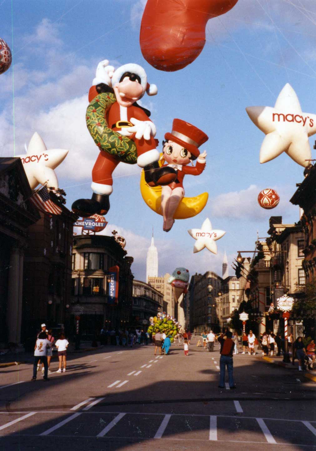 macysballons1992a.jpg