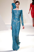 Дантелена рокля около раменете с дълги ръкави на Elie Saab Дантелена рокля около раменете с дълги ръкави на Elie Saab