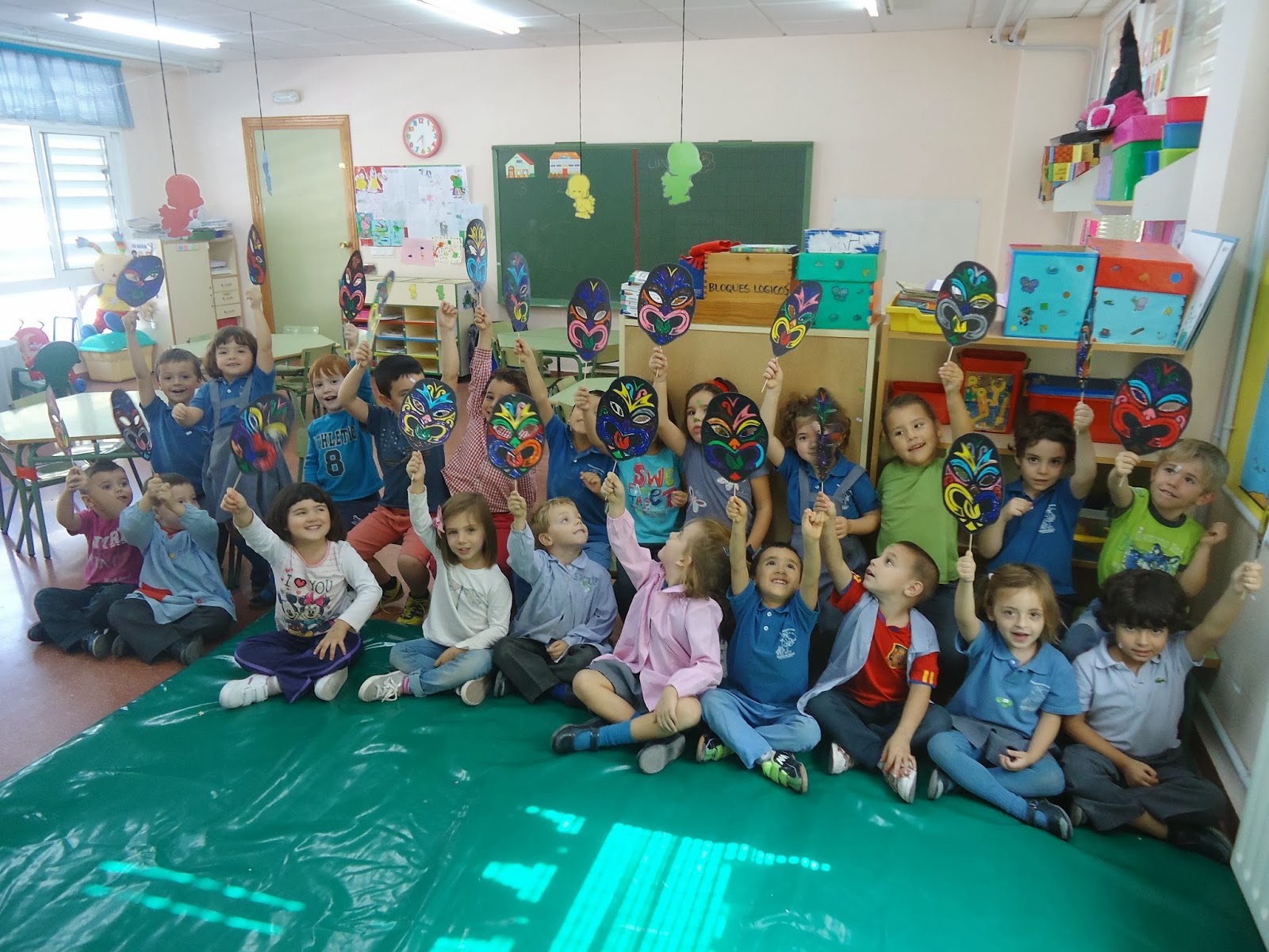 PEQUE BASILIO MASCARA MAORÍ