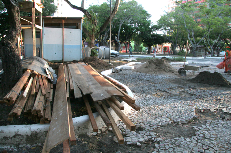 Obras na Praça Camerino