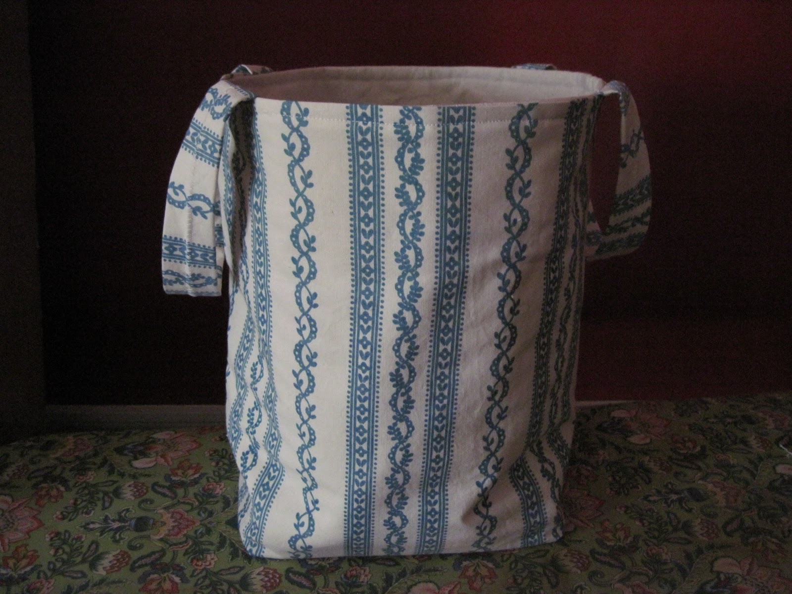 A GoodWife's Journal Fabric bucket tutorial