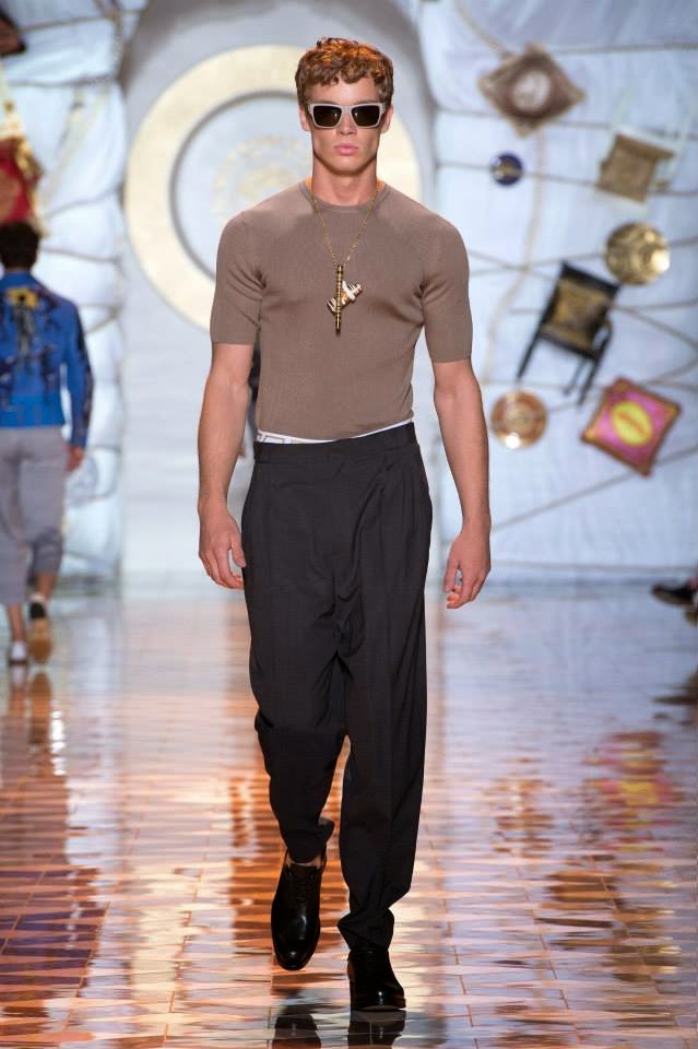 Runway Versace Men Spring/Summer 2015 Milan Fashion