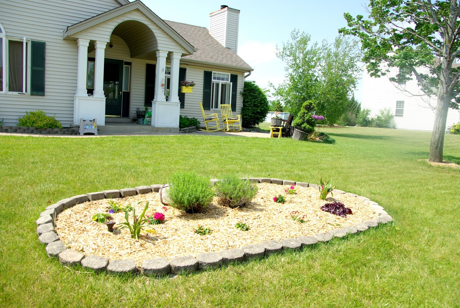 Updating front yard planter • Our House Now a Home