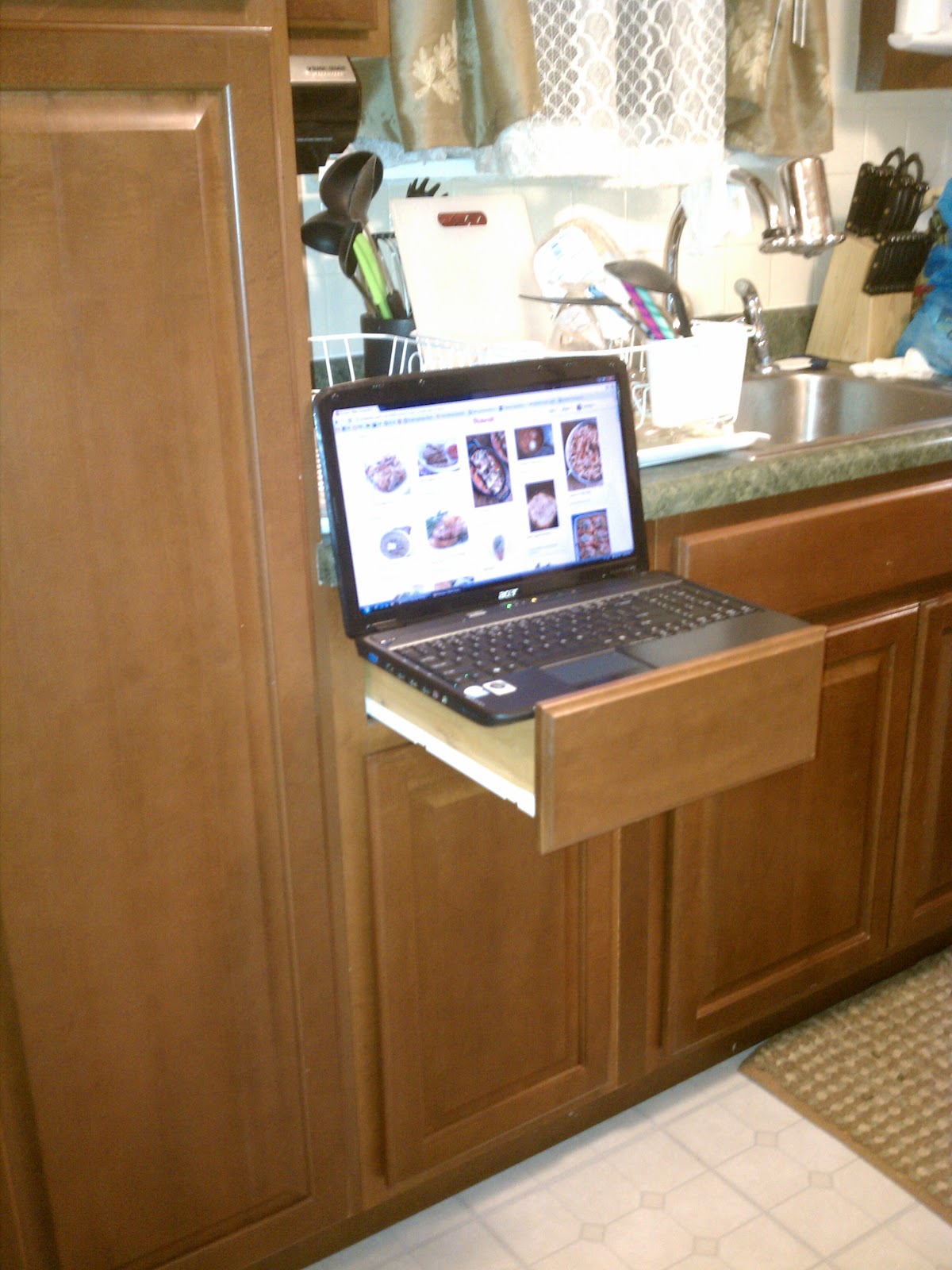 Courtney's Ideas ♫ Laptop (or Tablet) Kitchen Stand