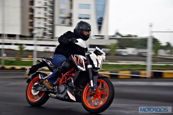 KTM 390 Duke Qua Những Cái Nhìn Tổng Thể Đầu Tiên
