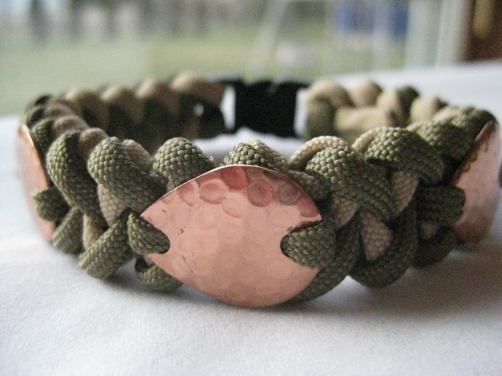 Paracord 101 Lure Spinner Charm Paracord Bracelet