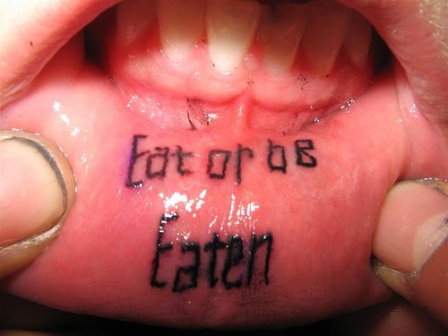 http://4.bp.blogspot.com/-f0TCwDy8Dec/TgdWj_TX3KI/AAAAAAAABpM/fps0MsAdnxA/s1600/lips-tattoos.jpg