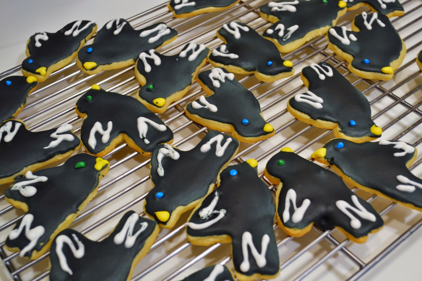 24 black bird sugar cookies.