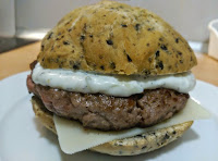 http://acocinate.blogspot.com.es/2015/04/diadelahamburguesa-hamburguesa-estilo.html