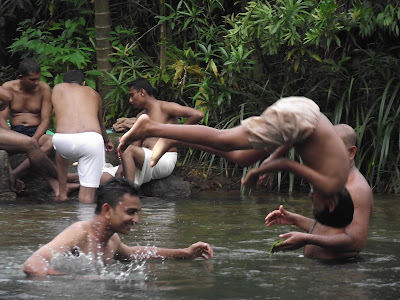 Watawala, Panawala, Ehaliyagoda, safe bath place, water sports, Kitulgala, Sri lankan travel guide
