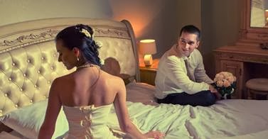 هل خروج الدم ليلة الدخلة دليل على عفة الفتاة؟ هل خروج الدم ليلة الدخلة دليل على عفة الفتاة؟