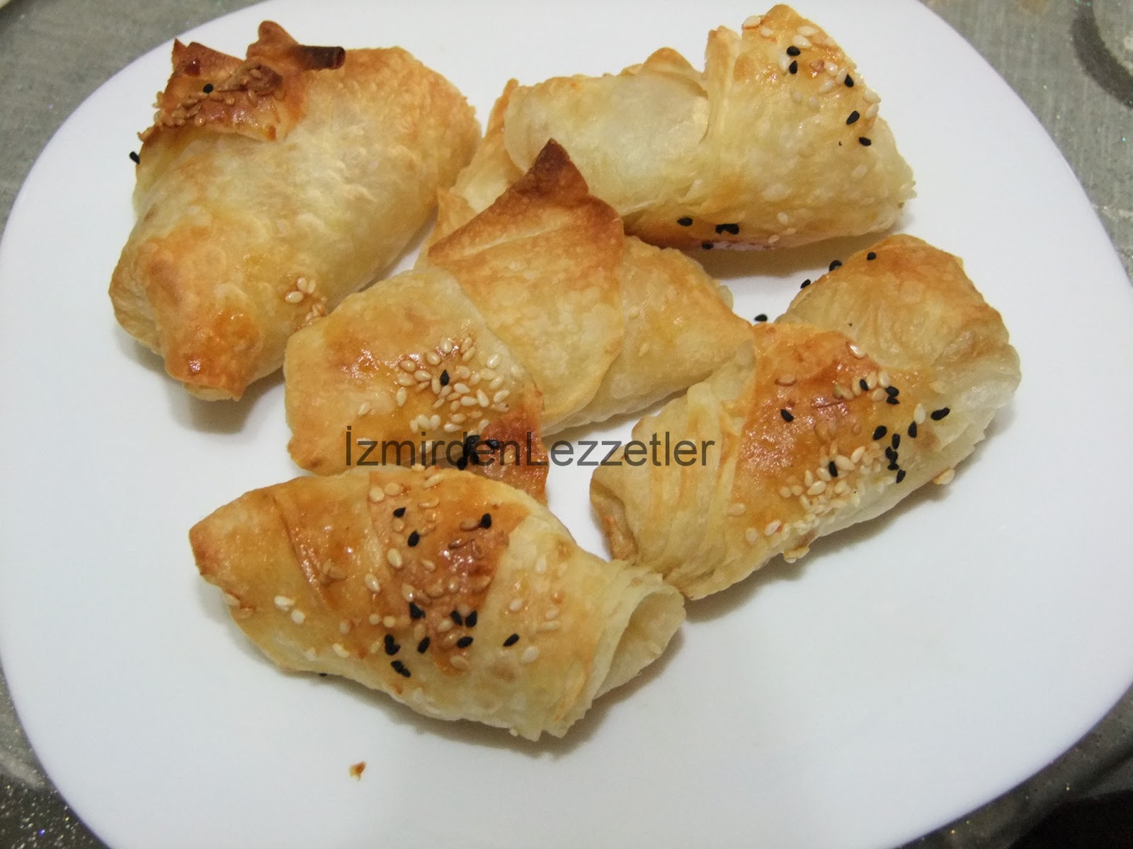 Peynirli Börekçik İzmirdenlezzetler