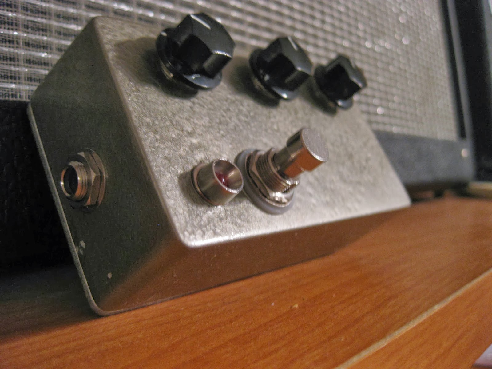 DIY Guitar pedal projects OffBoard soldering the BOX oF ROCK!