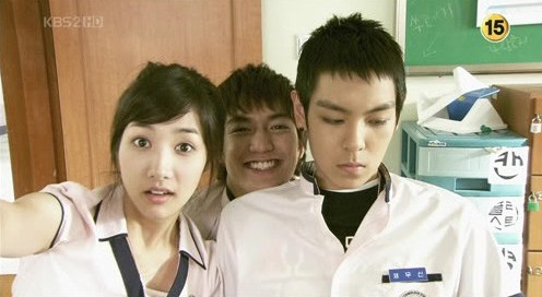 http://4.bp.blogspot.com/-f5fGEnP4RO0/TdXon0jo2XI/AAAAAAAAImU/iIaQ0pISNaE/s1600/18MEI+%2526+LMH2.jpg