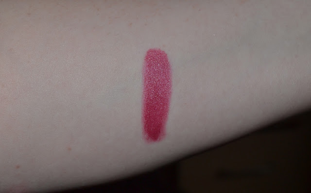 Rimmel Colour Show Off Lipstick in Love Me swatch