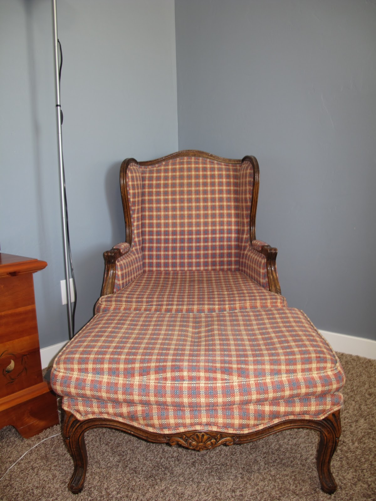 Little Miss Penny Wenny: Ottoman revamp and a new light