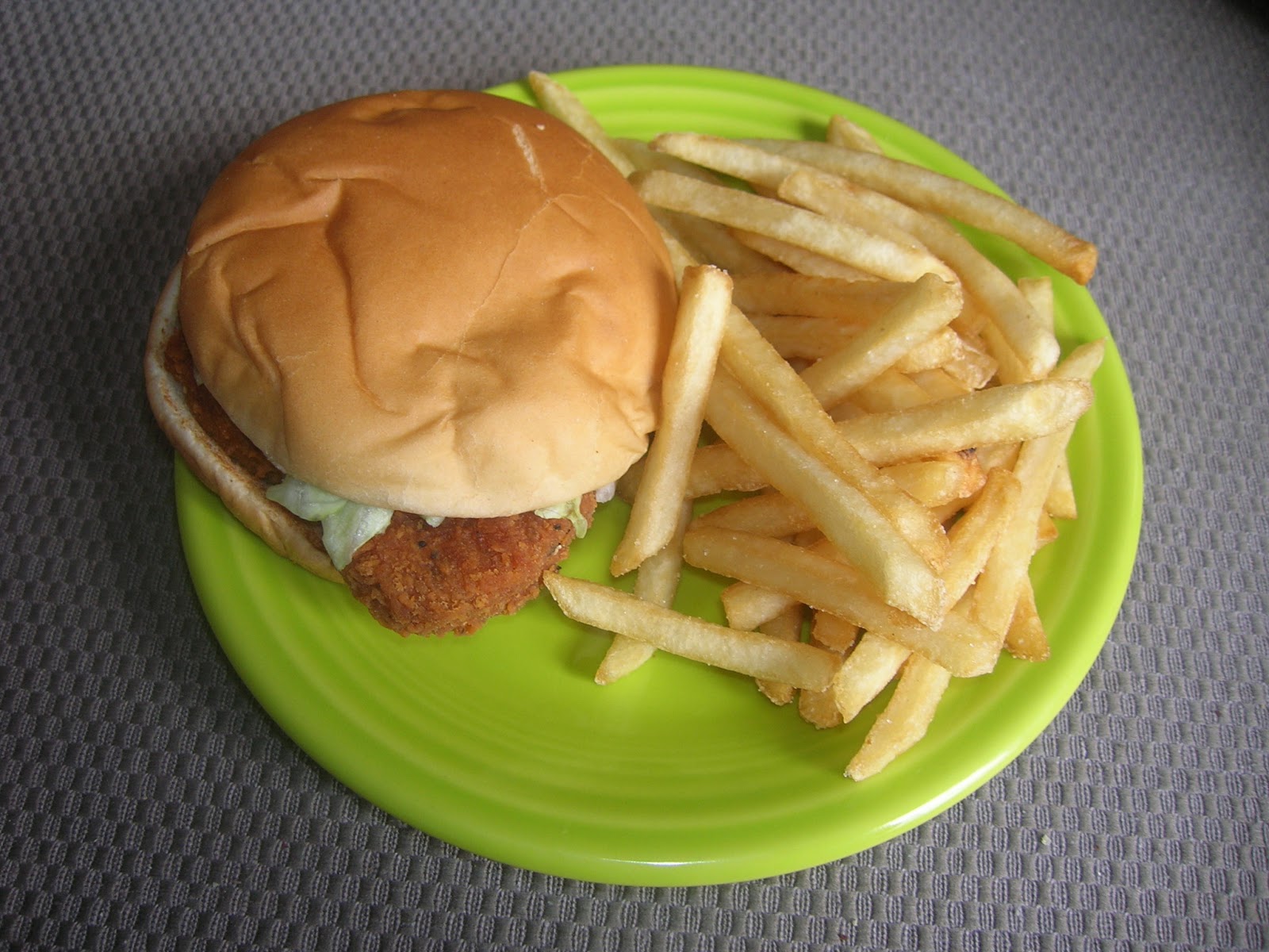 durhamonthecheap Cheap eats review McDonalds Hot 'n Spicy McChicken