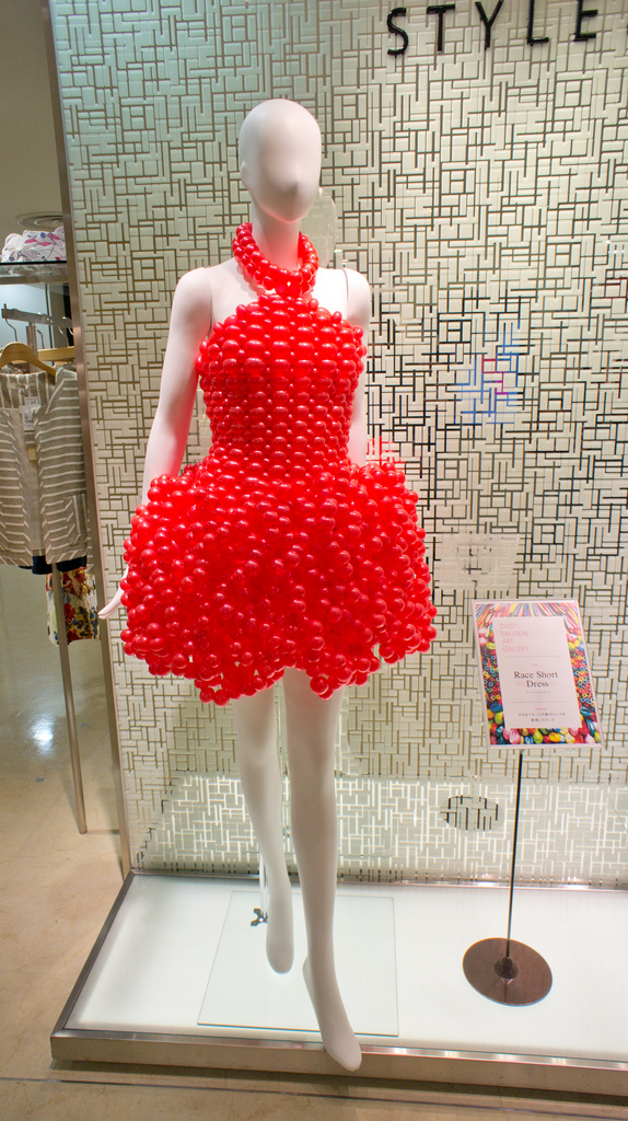 MFSThe Many Faces of Art and Design BALLOON DRESSES BY RIE HOSAKAI