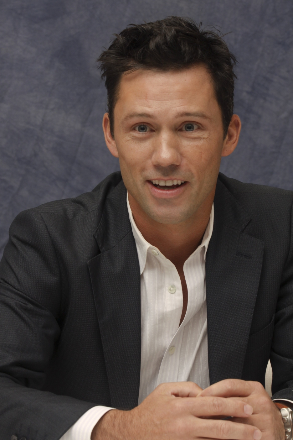 Jeffrey Donovan Photos Tv Series Posters and Cast