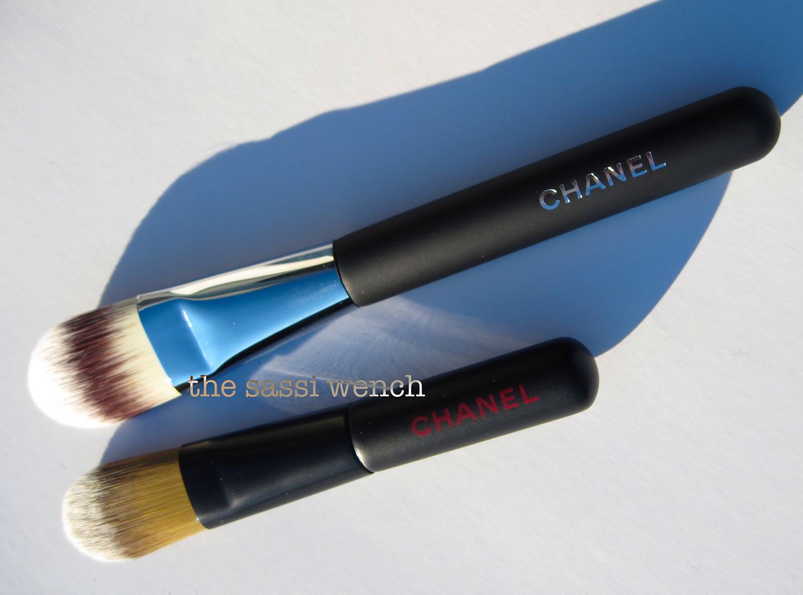 from Sassi, who lived it: Chanel Holiday 2011 Makeup Brush Set Les Minis  de Chanel