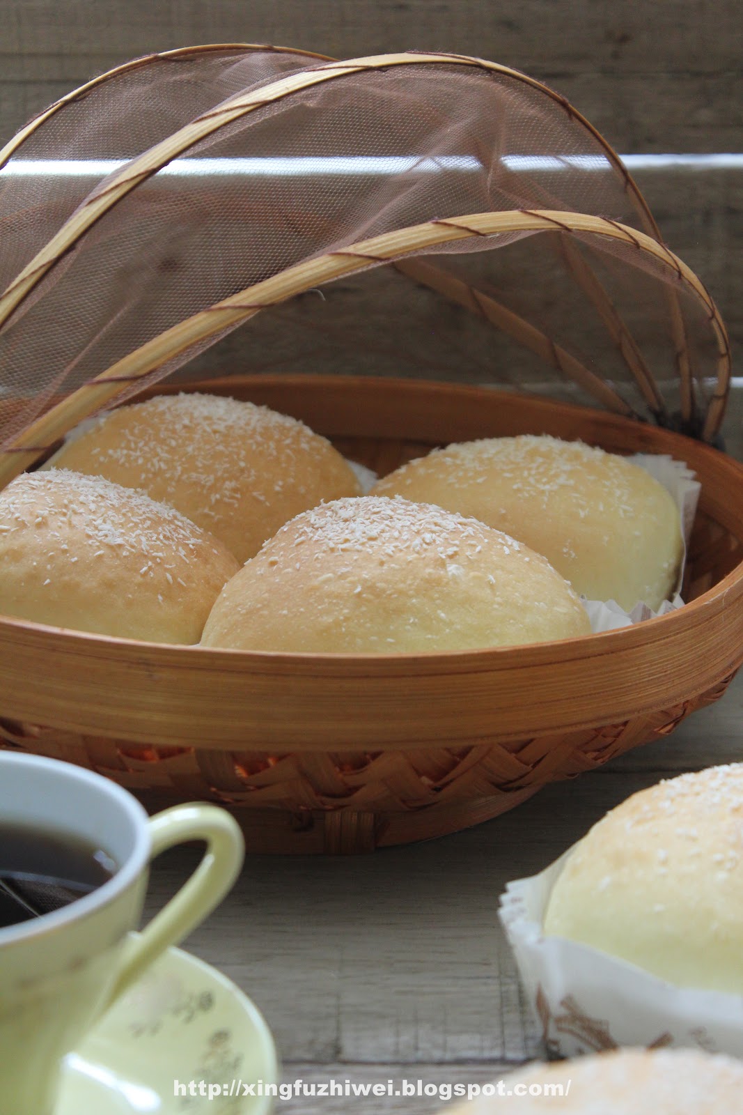 爱厨房的幸福之味: 白椰丝面包（低温发酵18小时）
