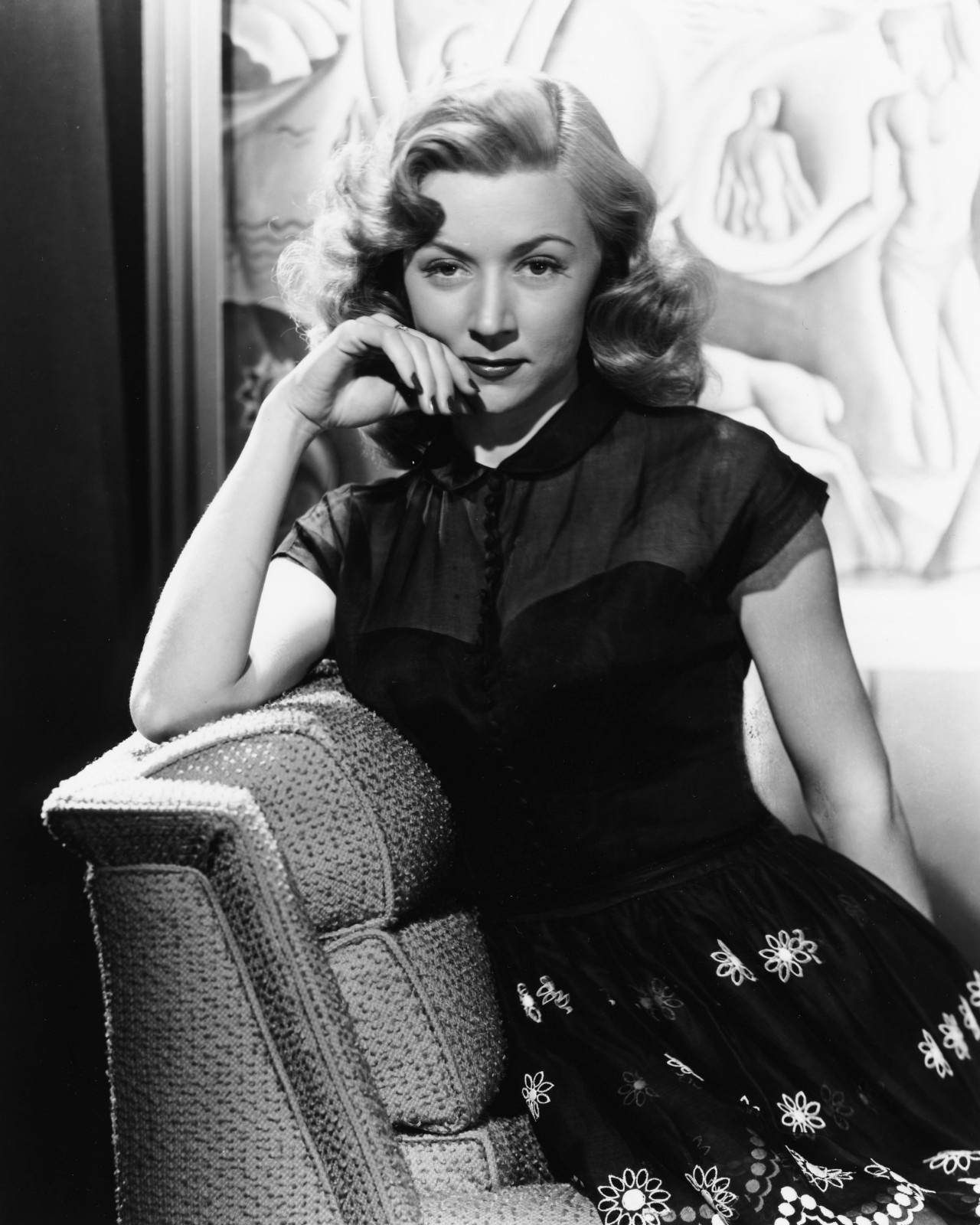 odile versois feet it s the pictures that got small the wednesday odile versois feet it s the pictures that got small the wednesday