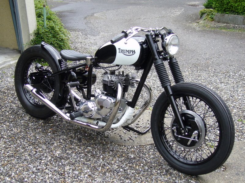 Cafe Racer Special: Triumph Bobber Black & White by Fredy