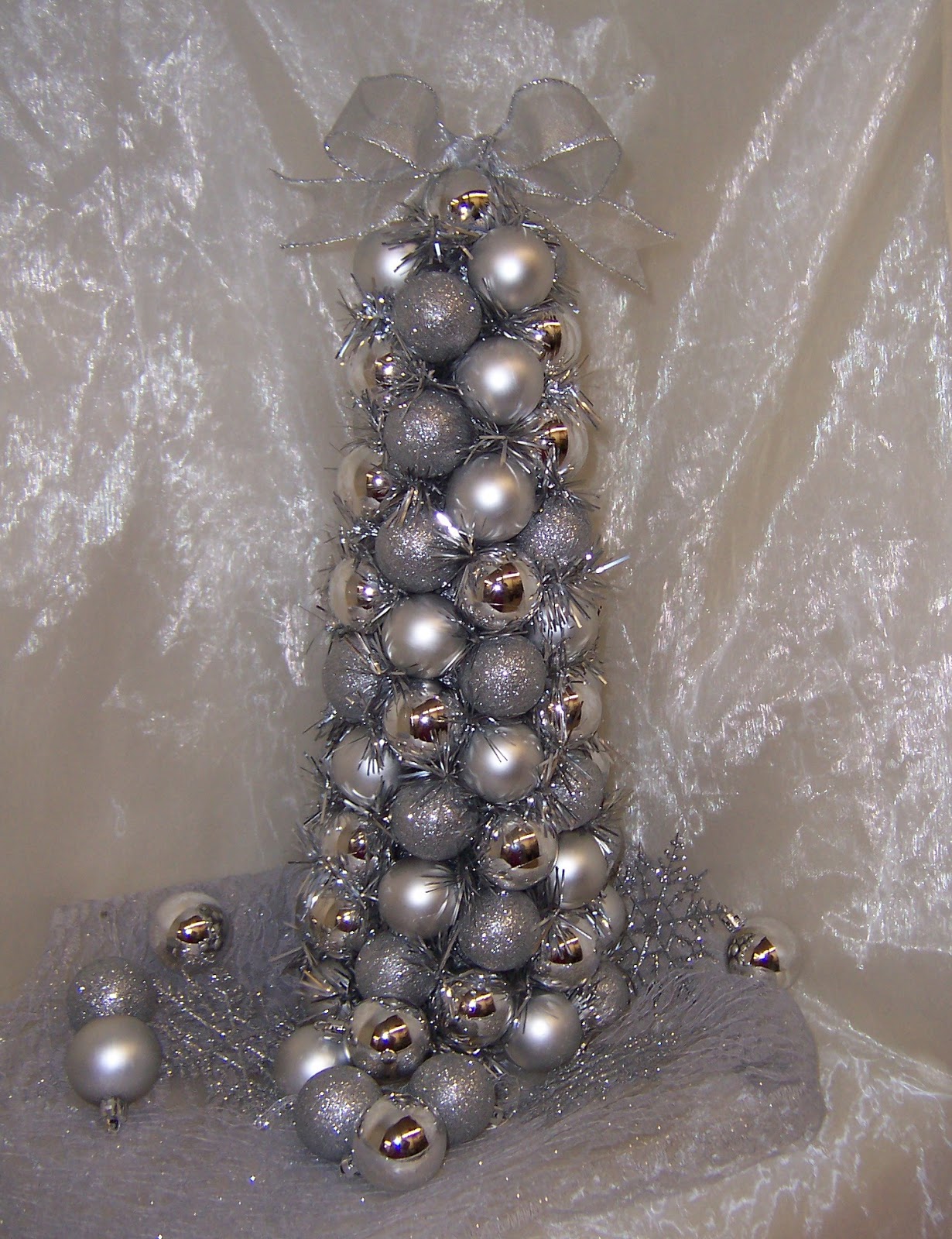 Ideas and Inspirations Christmas Bulb Tree