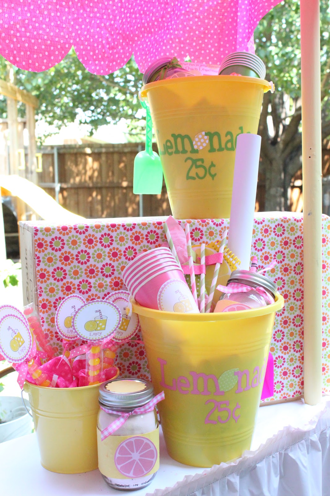 Lemonade Stand Kit {FREE Printable} and Summer Camp Link Up Party
