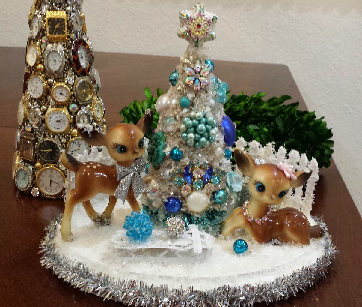 Ms bingles vintage christmas: vintage clock christmas tree...wow