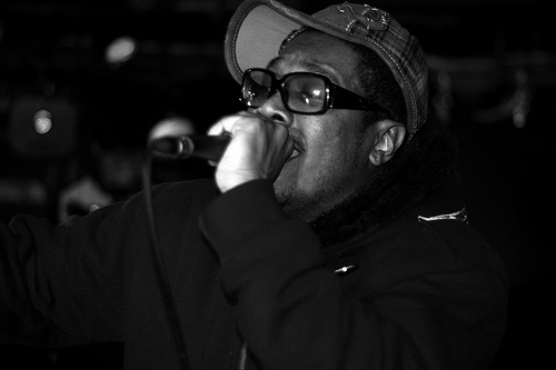 Elzhi – Footage of a performance of ElMatic in Toronto (Video)