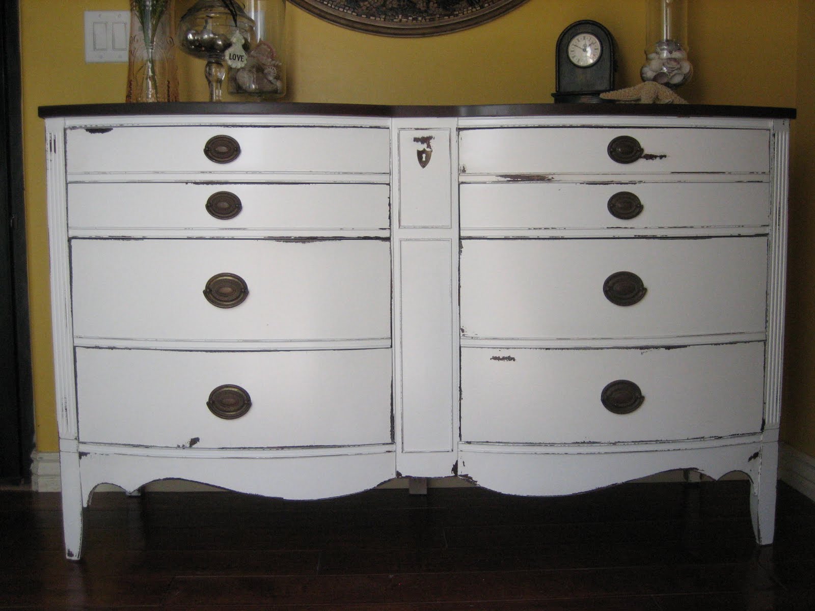 Paint Dresser White