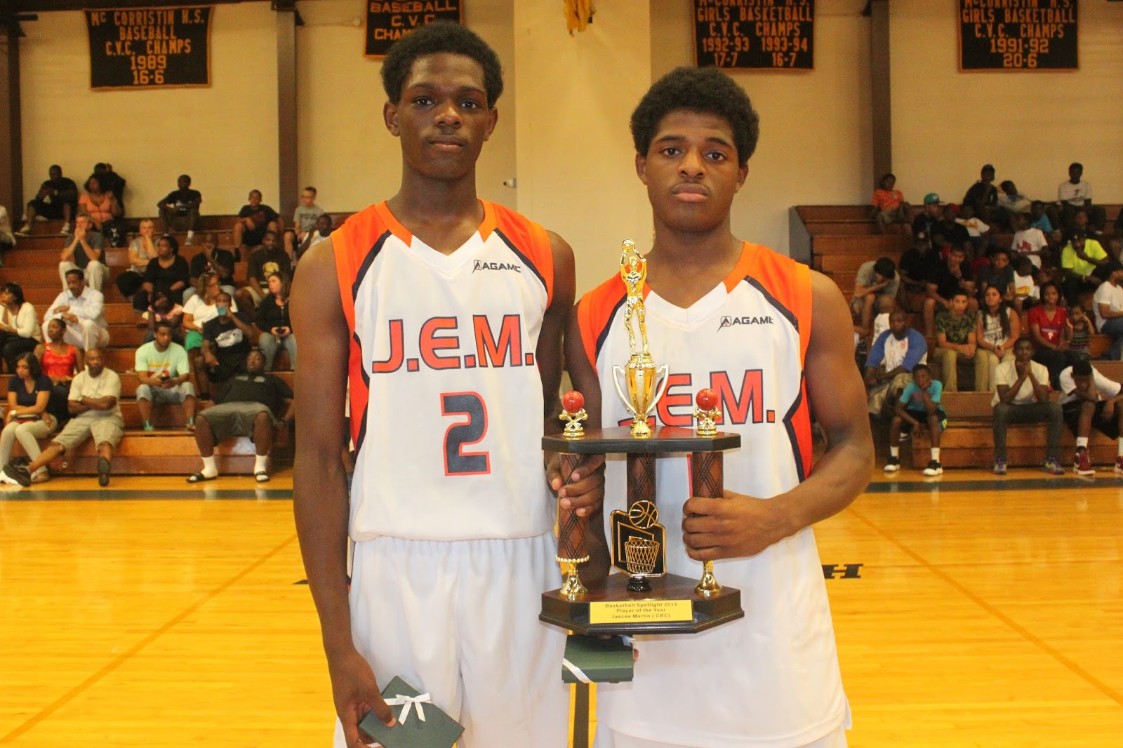 BASKETBALL SPOTLIGHT NEWS J.E.M. MEMORIAL SCHOLARSHIP AWARD WINNERS