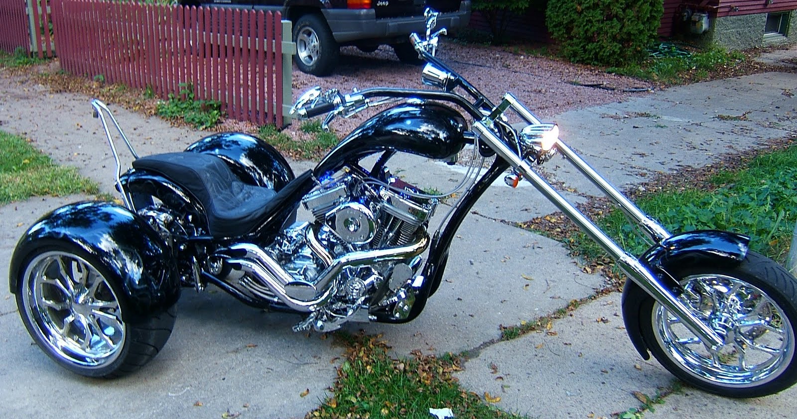 http://4.bp.blogspot.com/-fEcWQqwSHyE/TpVDXTcLddI/AAAAAAAAAP0/XvFY8s9trpM/s1600/2009%2BCustom%2BChopper%2BTrike%2B01.jpg