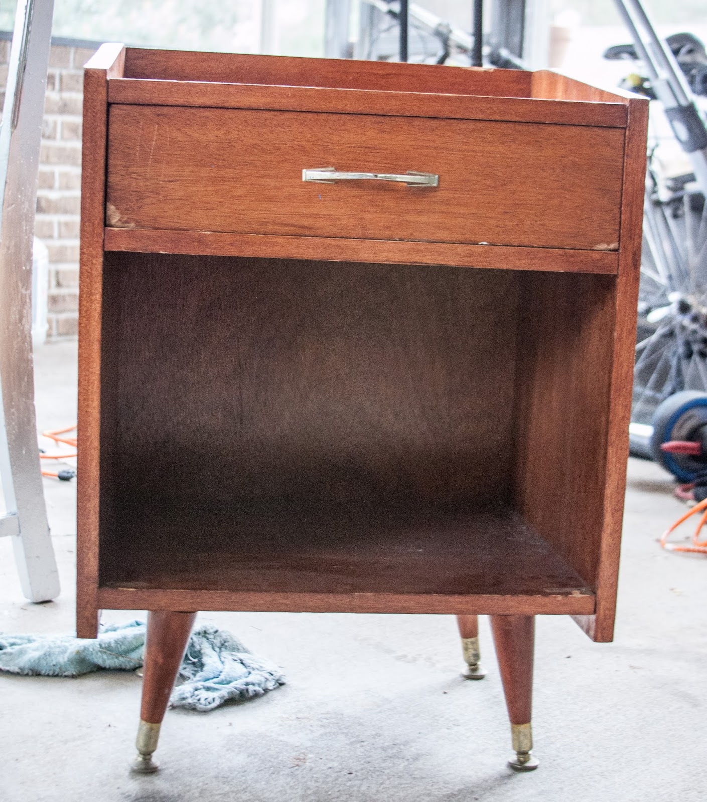 My Journey as a DITRYER The MidMod End Table