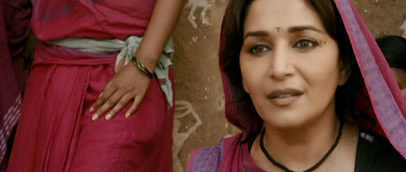 Screen Shot Of Hindi Movie Gulaab Gang (2014) Download And Watch Online Free at worldfree4u.com