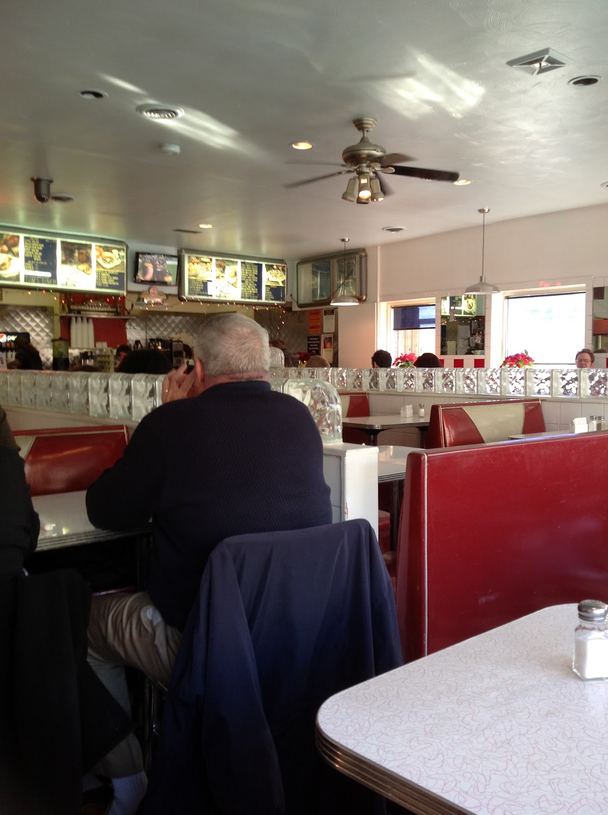 PITTSBURGH TENDO REVIEW Tom's Diner, Dormont