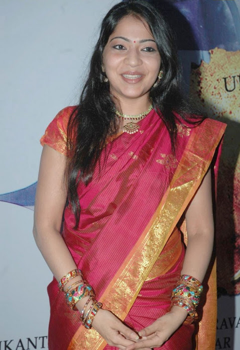tv anchor ramya , tv anchor ramya sari actress pics