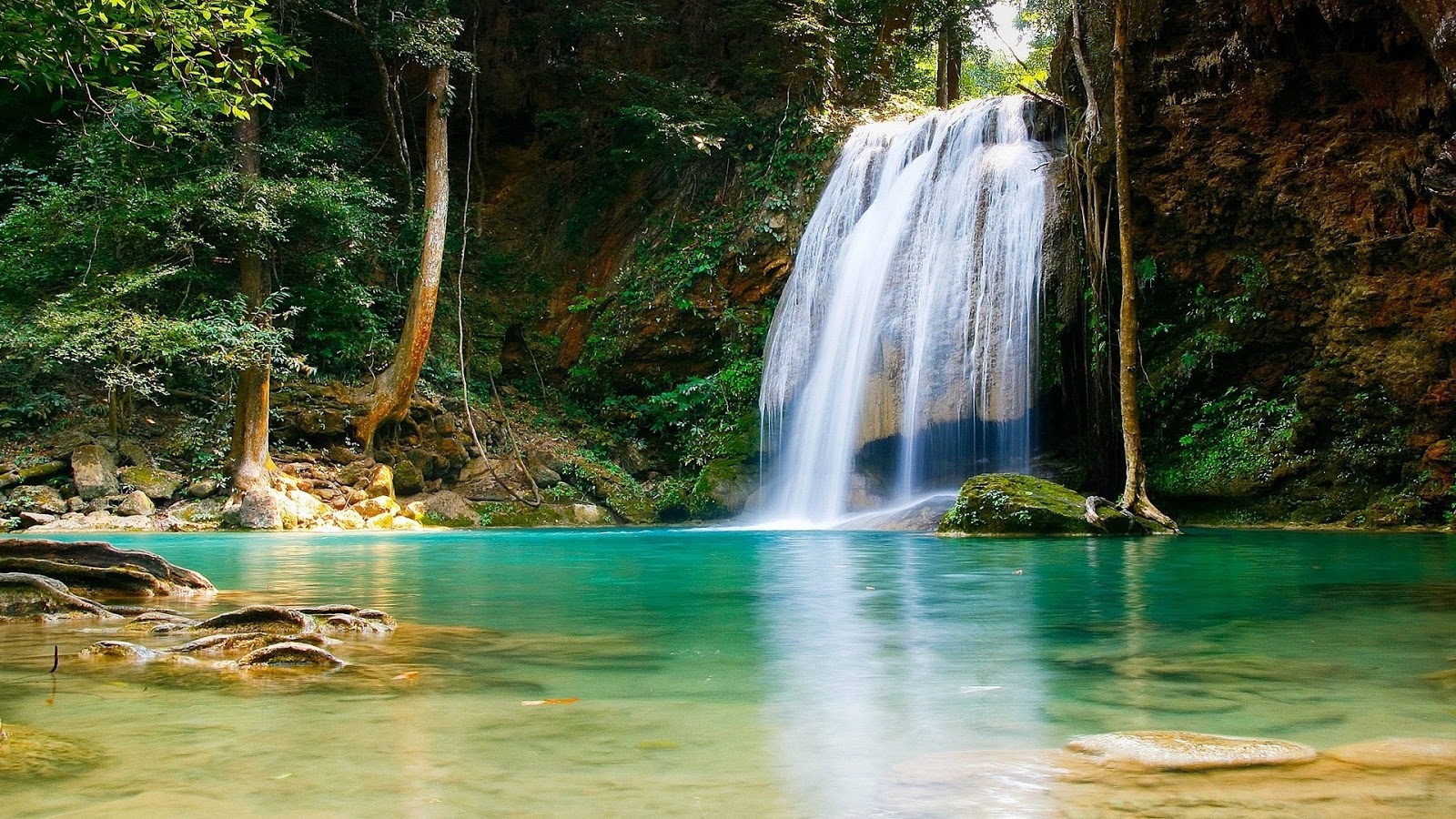 http://4.bp.blogspot.com/-fGA4jJpDi1U/T4_NtsjPzyI/AAAAAAAADXU/T8nspN3jxpg/s1600/waterfall-paradise-windows-8-wallpaper-1920x1080.jpg