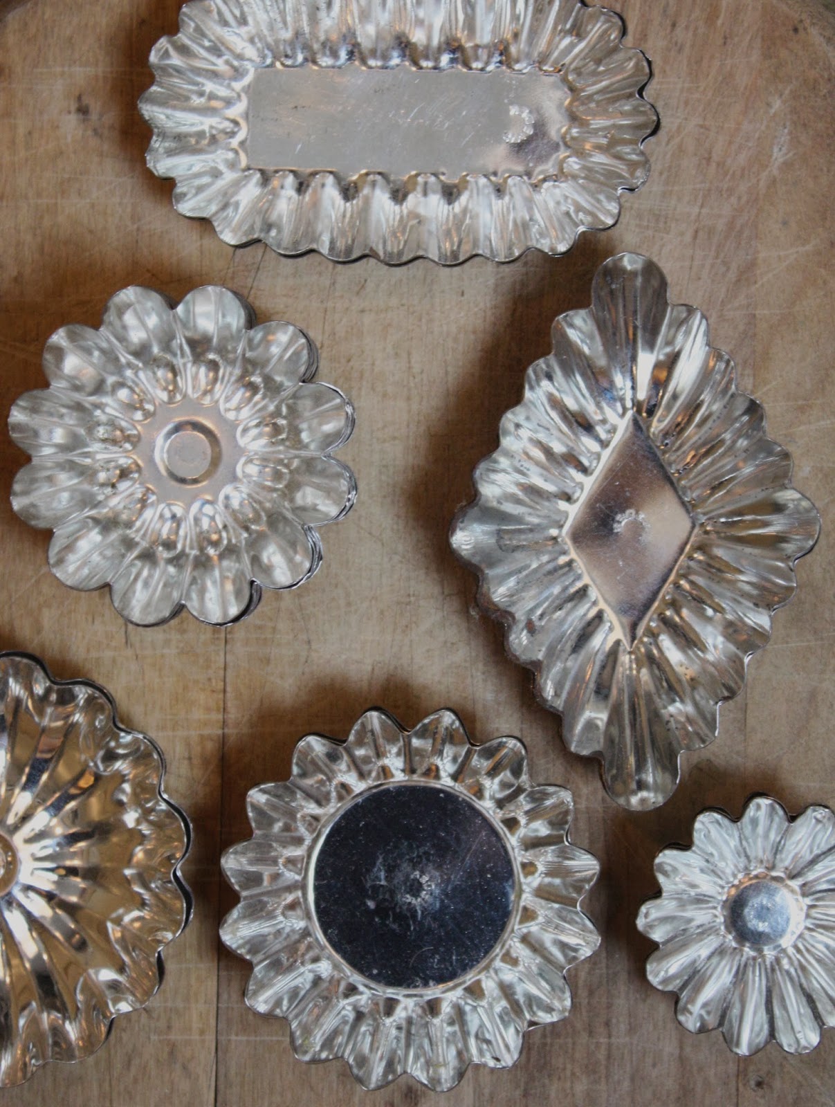 My Sweet Savannah thrifty thursday{ tart pan ornaments }